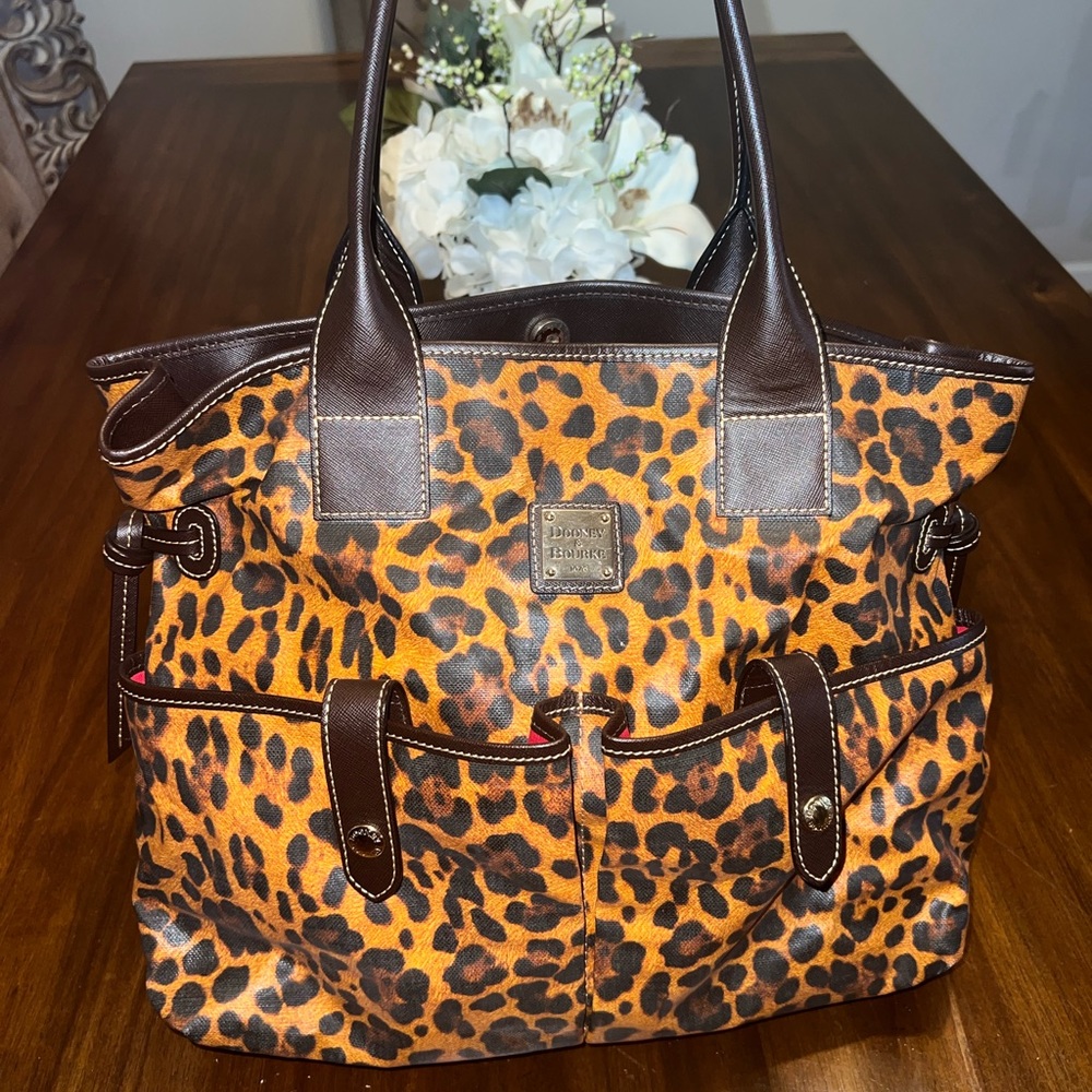 AUTHENTIC DOONEY BOURKE BAG !